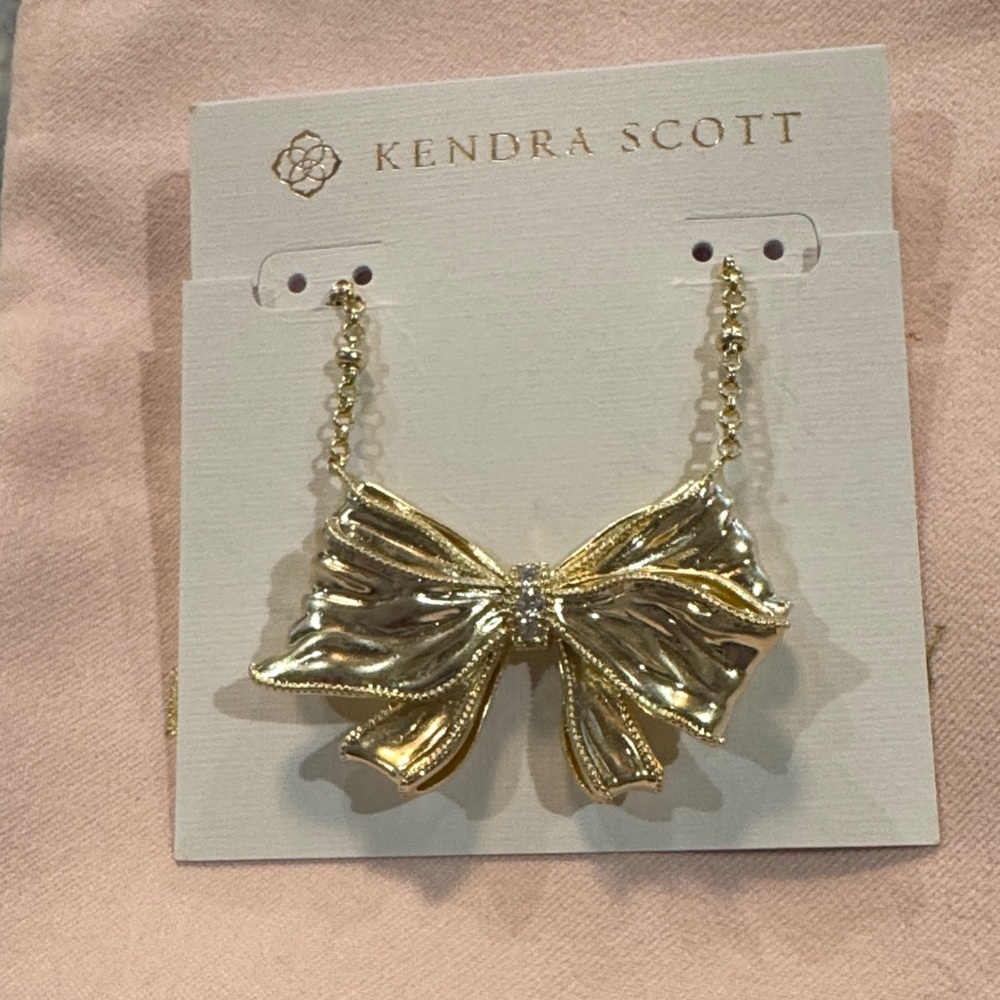 Kendra Scott Gold Bow Pendant Necklace